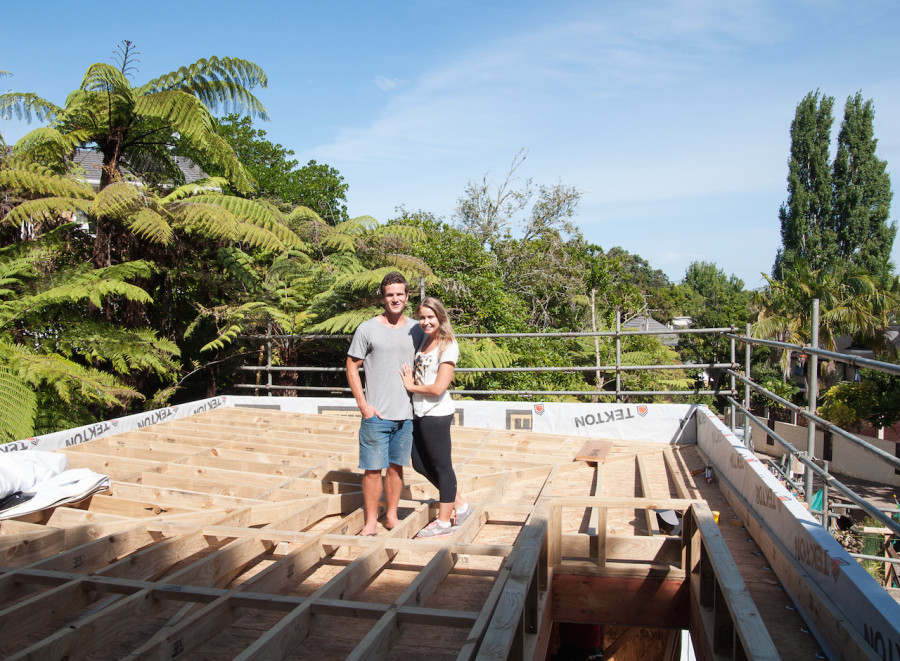 2. Ben Crawford Kylie Leydon on roof of house